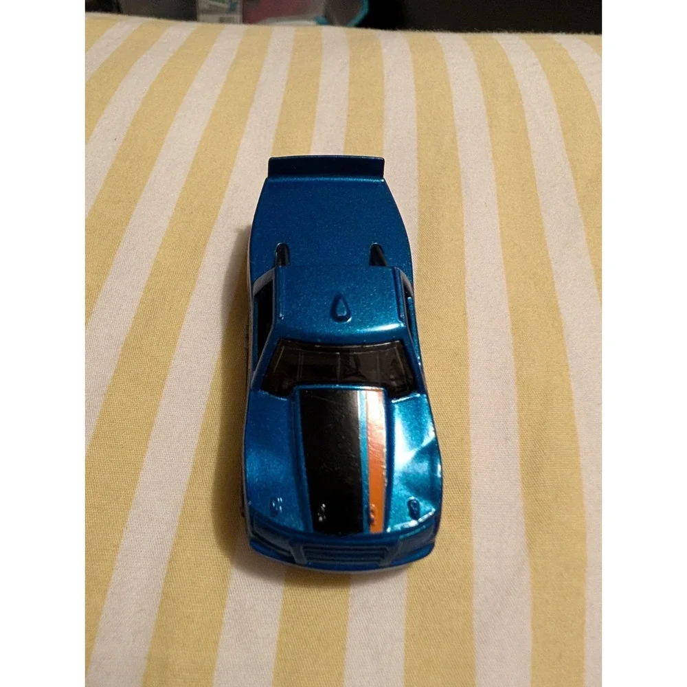 Hot Wheels Circle Trucker Diecast Car Toni DeBerry HW Race 2015 Blue 1:64 Mattel